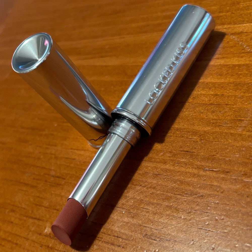 MAC Locked Kiss 24 HR Lipstick